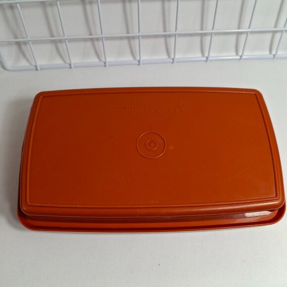 Vintage Collectible Tupperware Deli Bacon Keeper Paprika Red 9.5 x 5.5 x 1.75 In - Picture 6 of 11